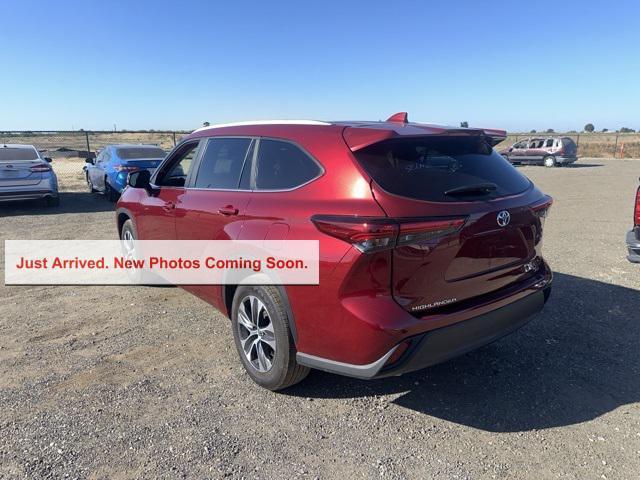 used 2023 Toyota Highlander car, priced at $36,900