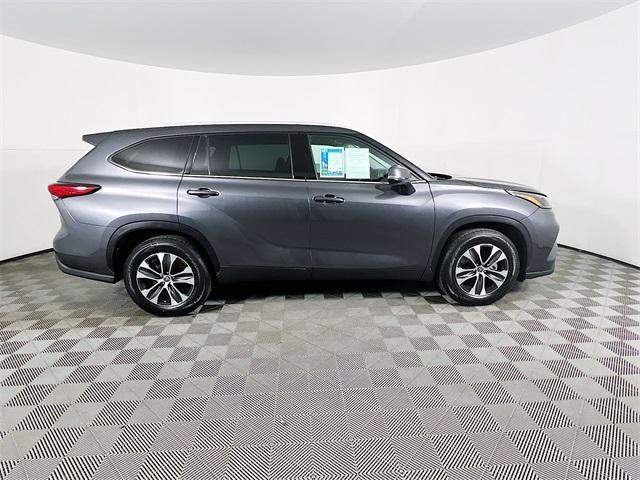 used 2022 Toyota Highlander car, priced at $36,900