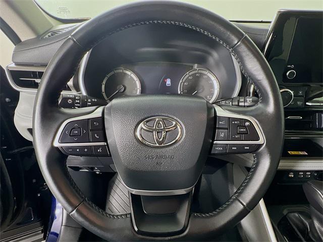 used 2023 Toyota Highlander car, priced at $37,900