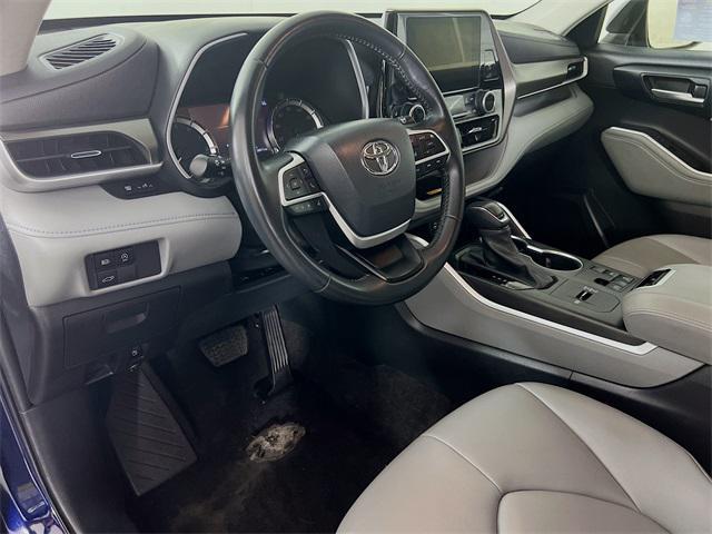 used 2023 Toyota Highlander car, priced at $37,900