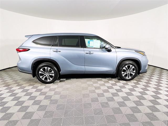 used 2021 Toyota Highlander car, priced at $34,900