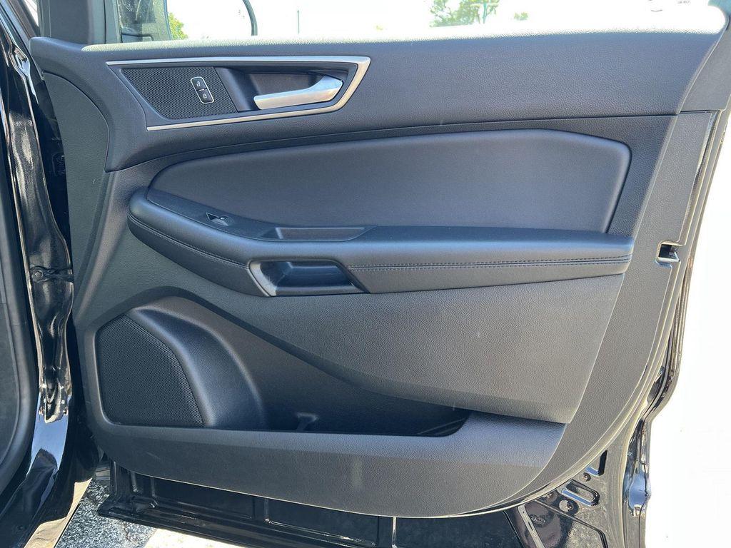 used 2024 Ford Edge car, priced at $23,297