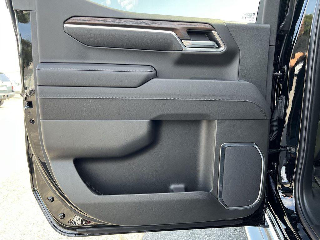 new 2025 GMC Sierra 1500 car, priced at $67,935