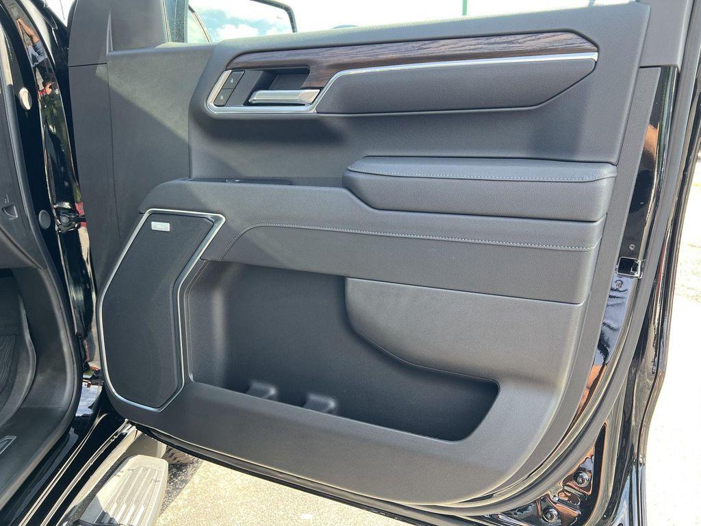 new 2025 GMC Sierra 1500 car, priced at $67,935
