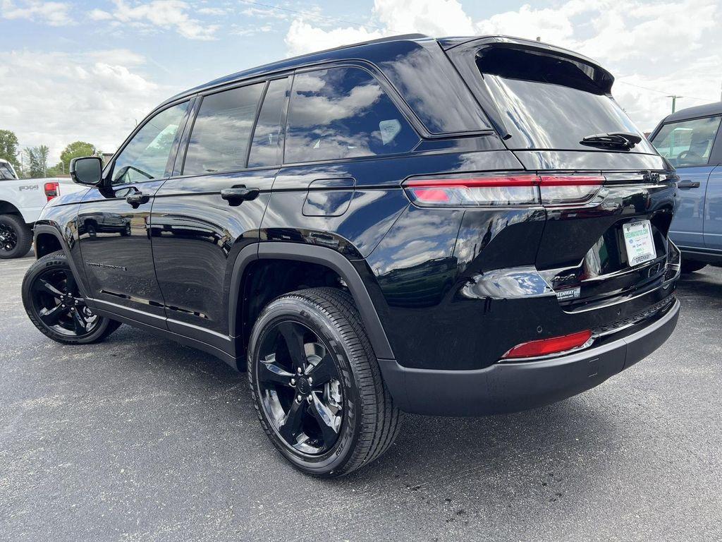 new 2025 Jeep Grand Cherokee car, priced at $44,296