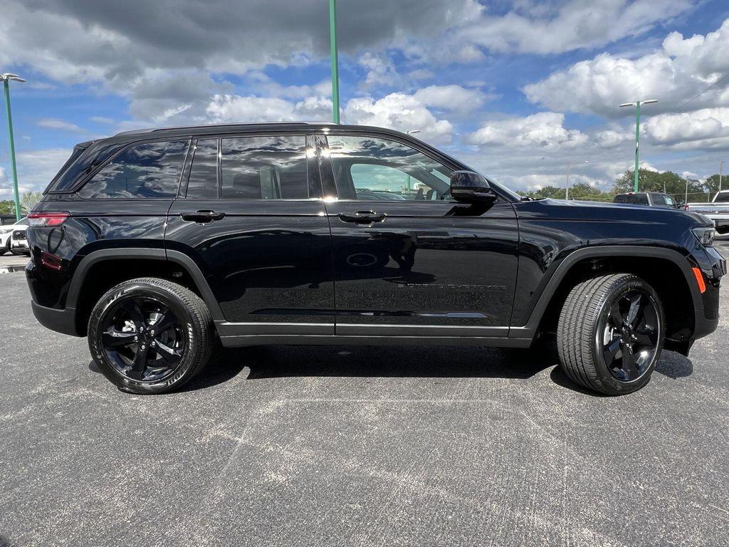 new 2025 Jeep Grand Cherokee car, priced at $44,296