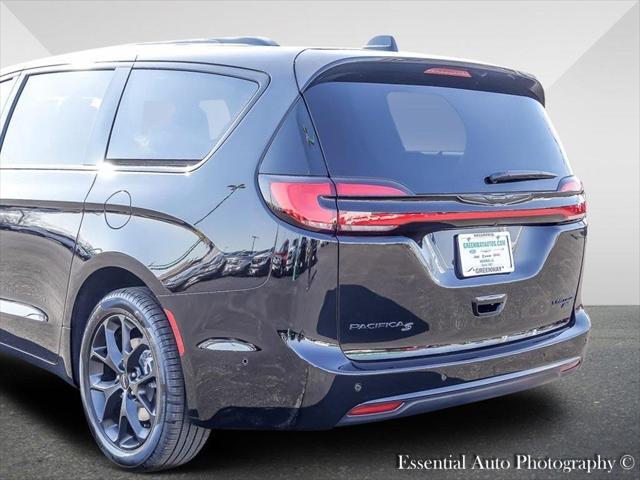 new 2024 Chrysler Pacifica car, priced at $53,334
