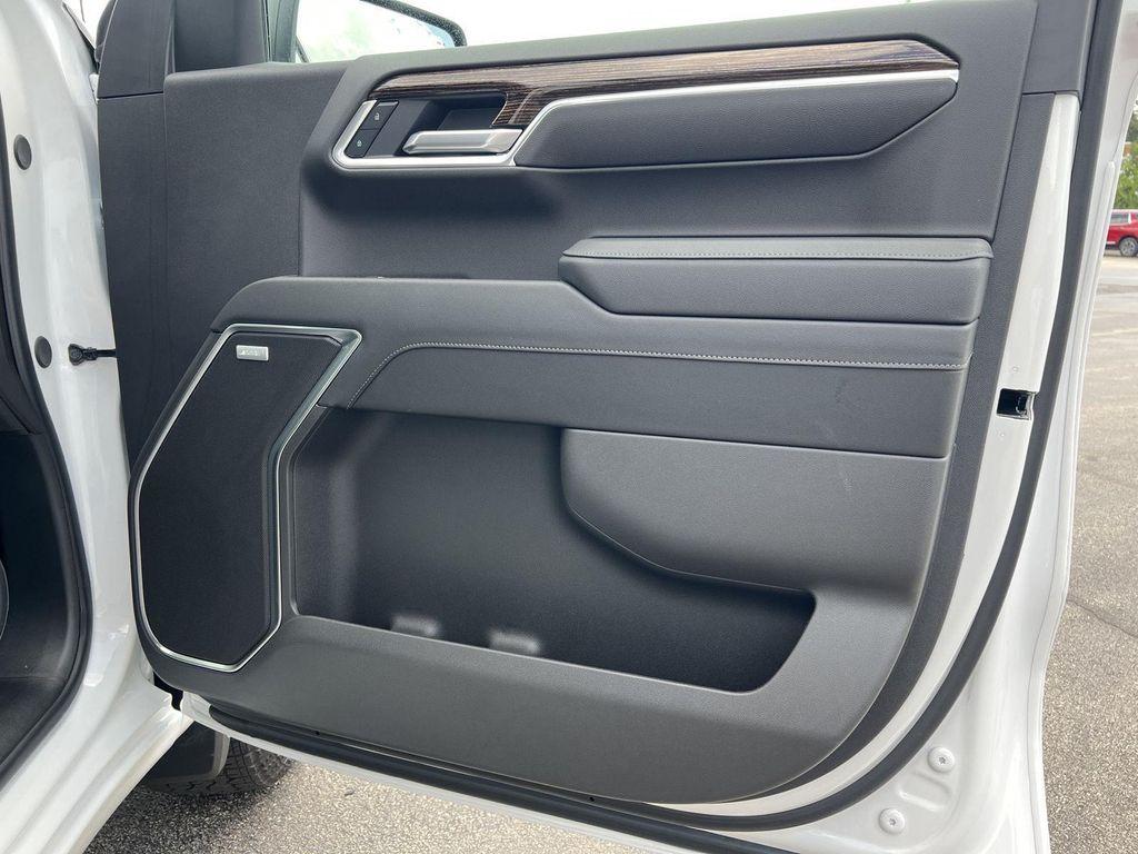 new 2025 GMC Sierra 1500 car, priced at $52,746