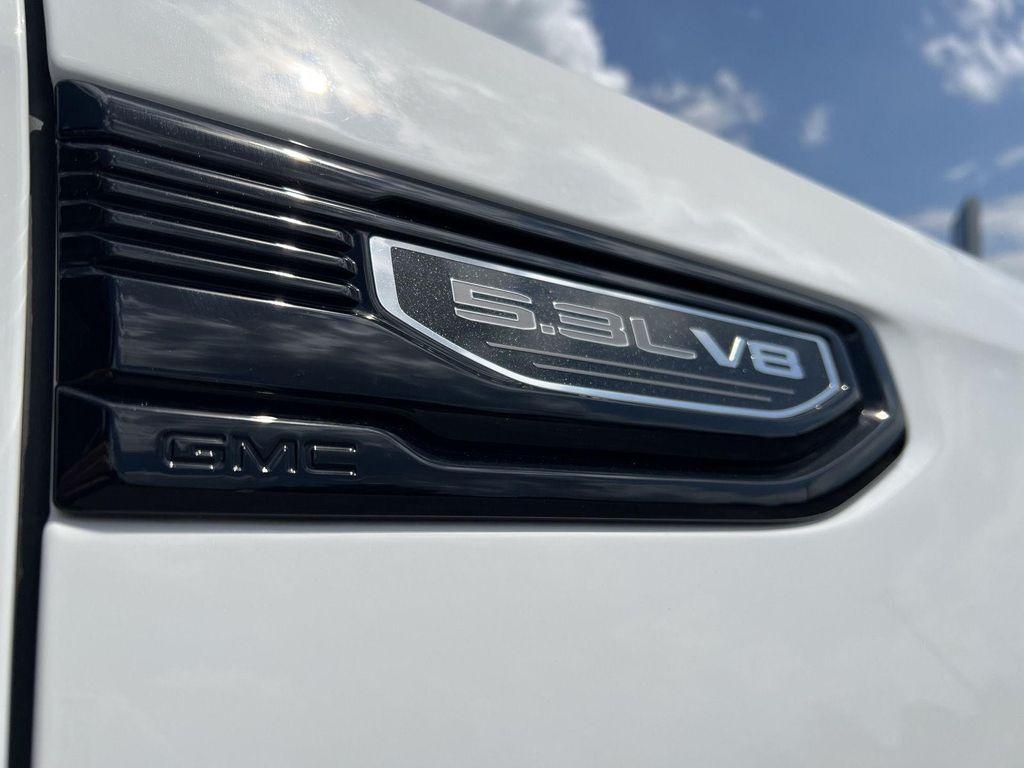 new 2025 GMC Sierra 1500 car, priced at $52,746