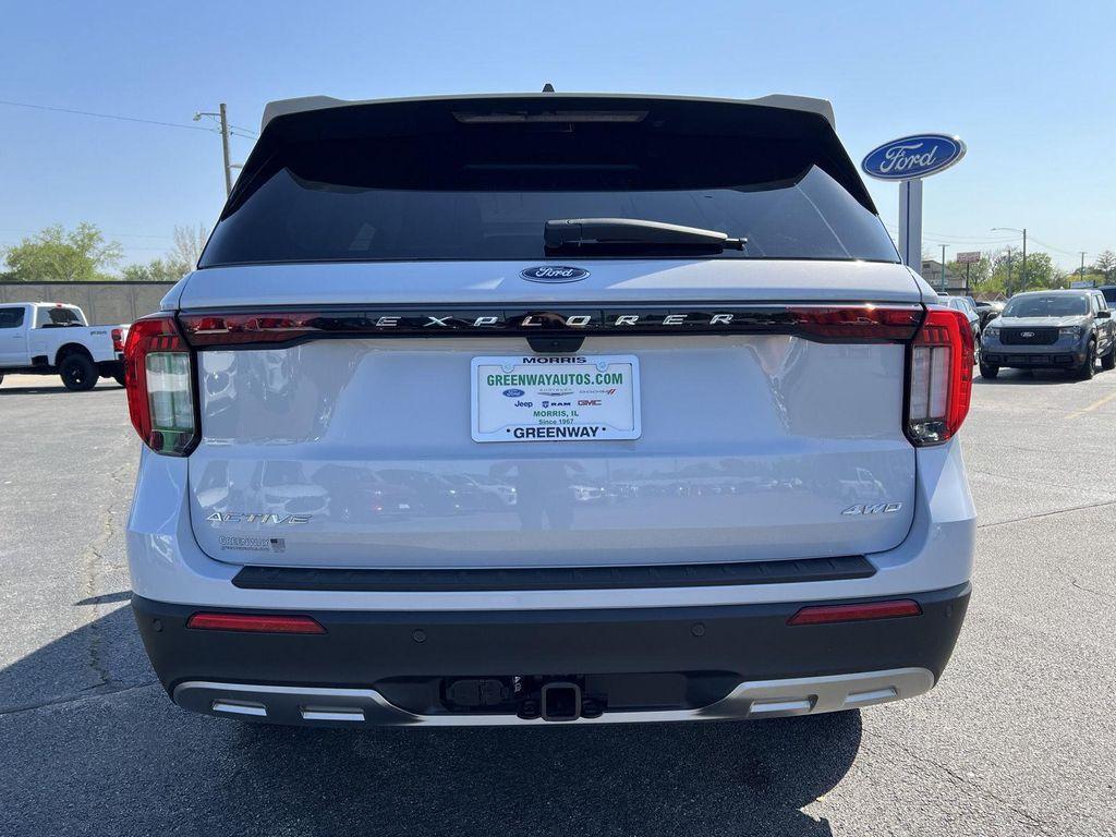new 2025 Ford Explorer car, priced at $45,736