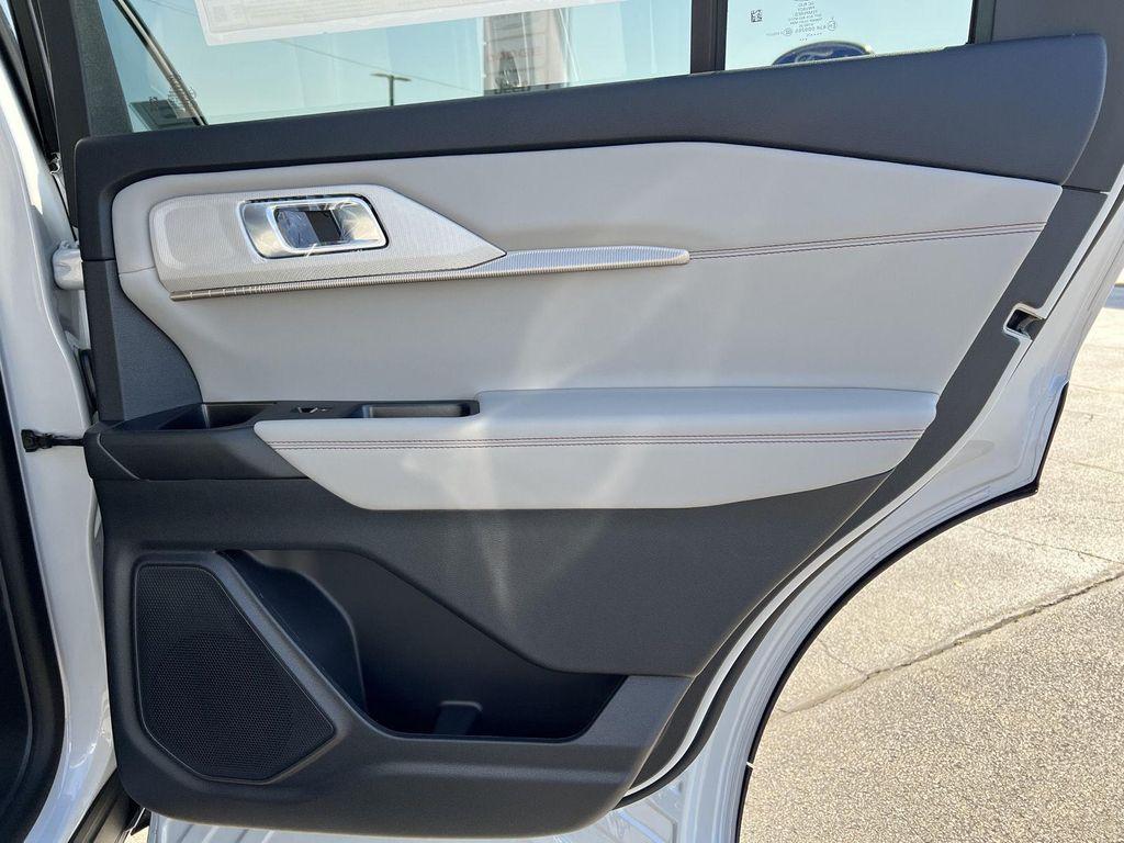 new 2025 Ford Explorer car, priced at $45,736