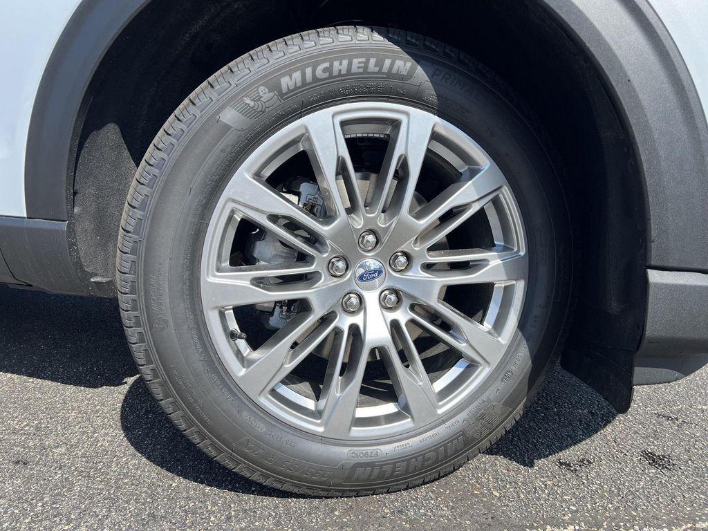 new 2025 Ford Explorer car, priced at $45,736