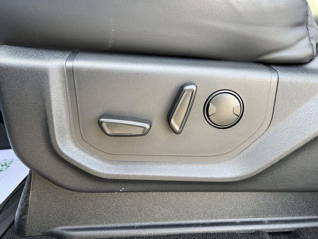 used 2024 Ford Expedition car, priced at $53,847