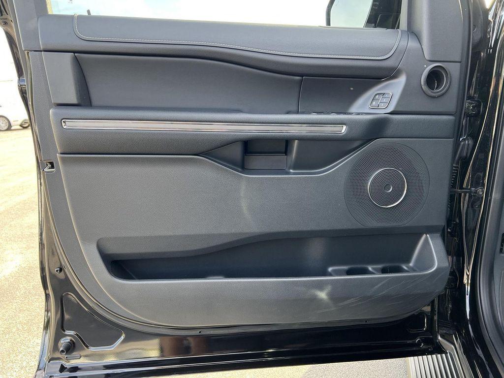 used 2024 Ford Expedition car, priced at $53,847
