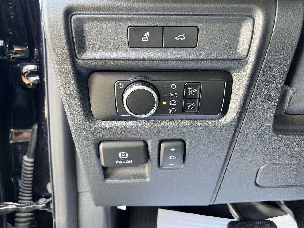 used 2024 Ford Expedition car, priced at $53,847