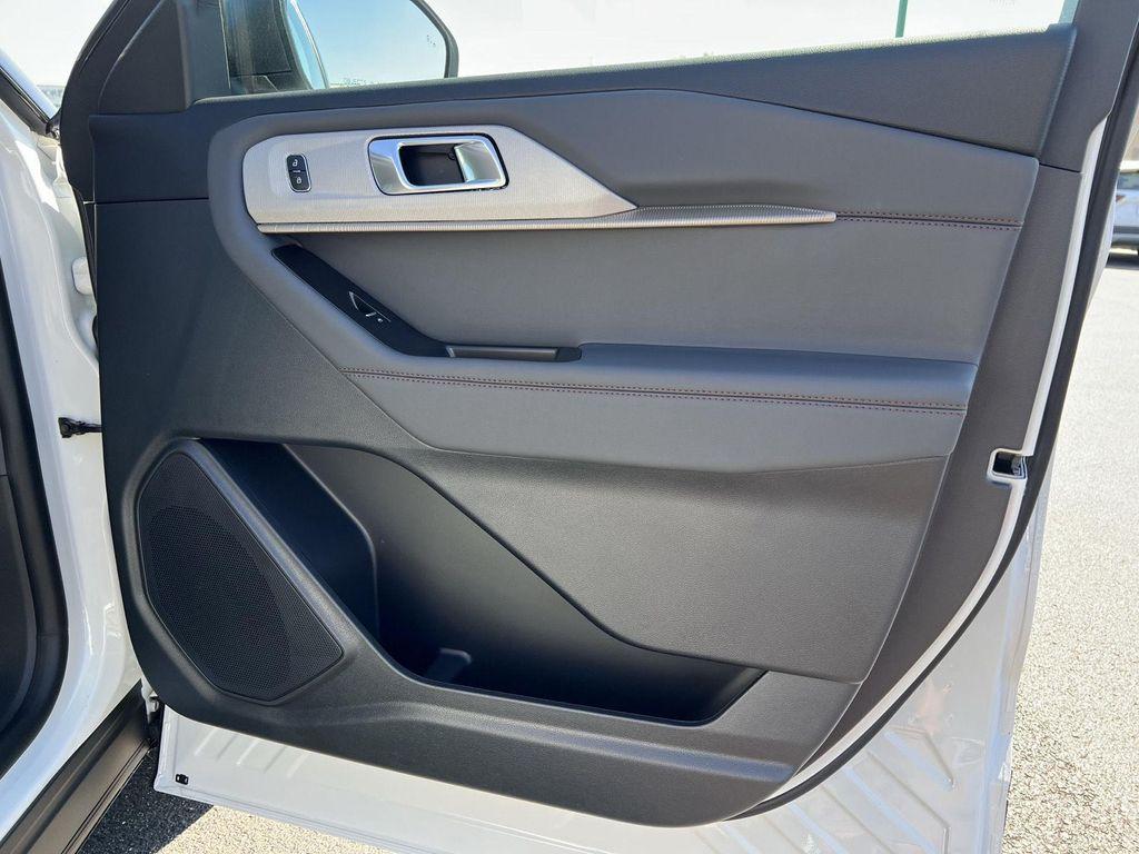 new 2025 Ford Explorer car, priced at $45,627