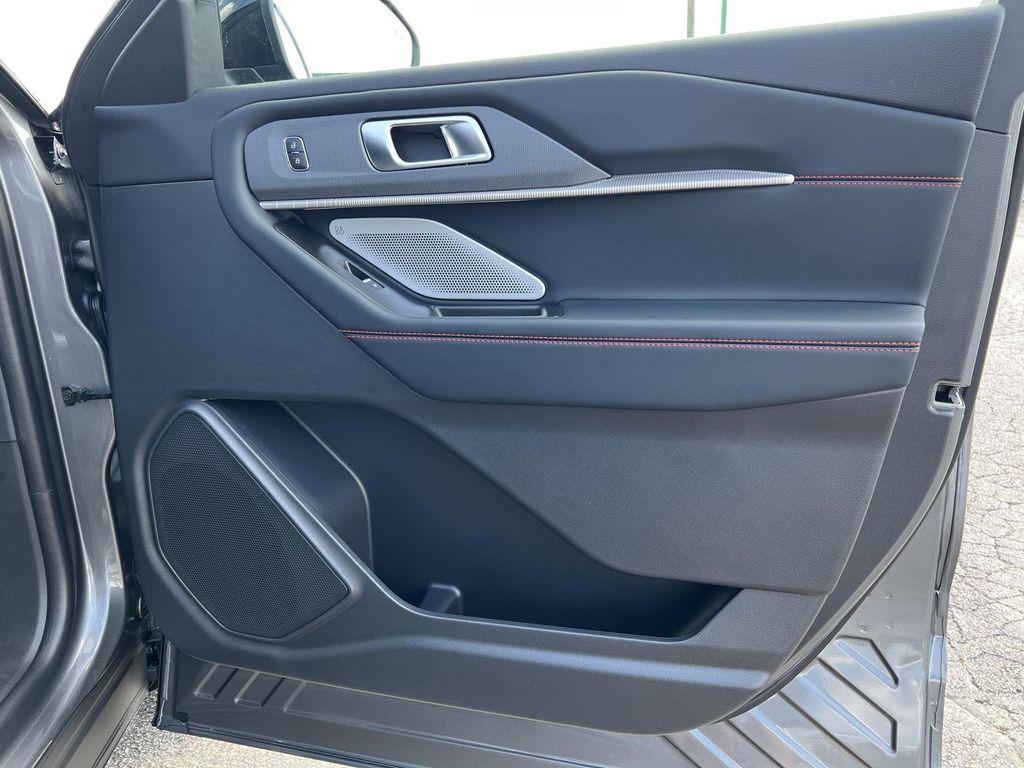 new 2025 Ford Explorer car, priced at $59,072