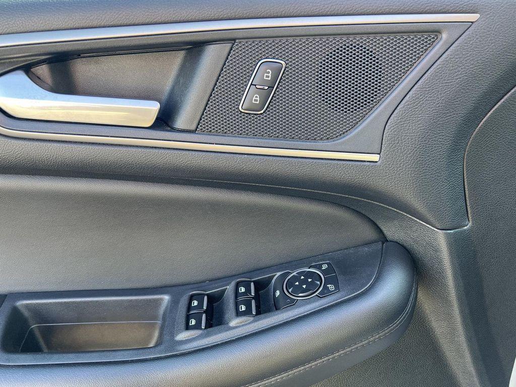 used 2023 Ford Edge car, priced at $21,857
