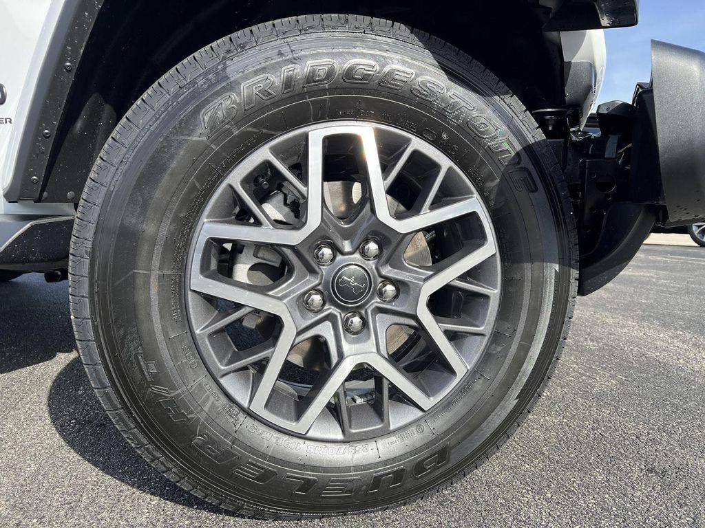 new 2025 Jeep Wrangler car, priced at $53,152