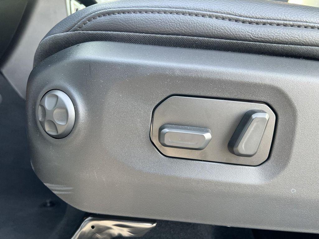 new 2025 Jeep Wrangler car, priced at $53,152