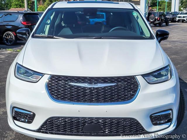 new 2024 Chrysler Pacifica car, priced at $48,682