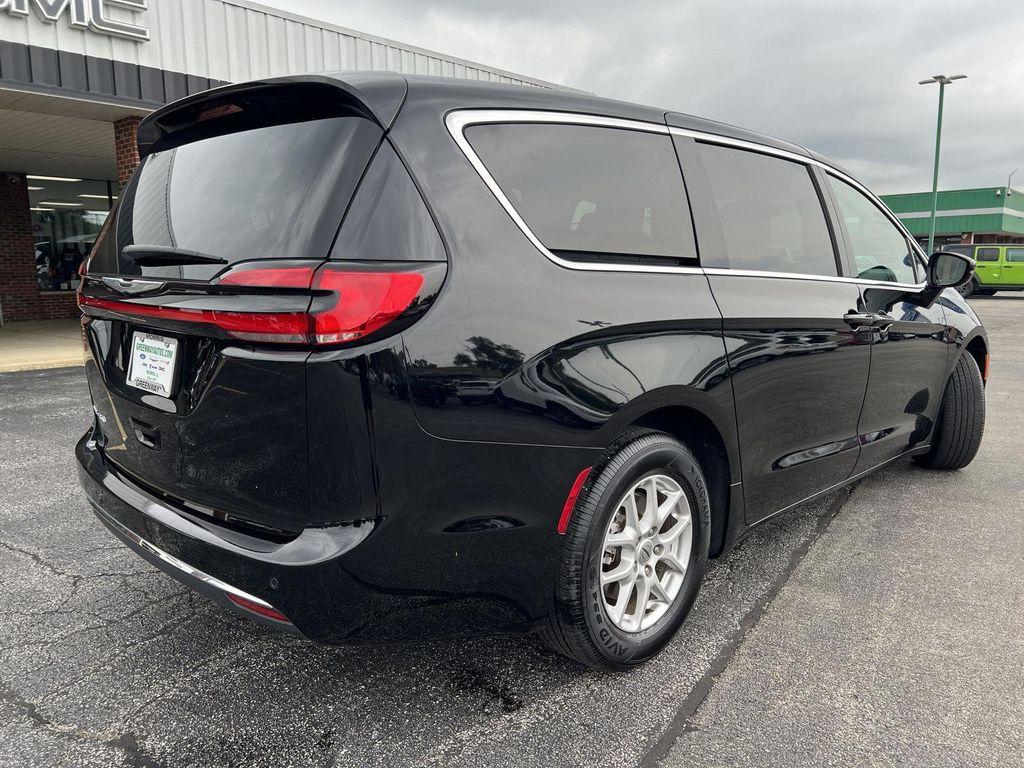 used 2024 Chrysler Pacifica car, priced at $31,996