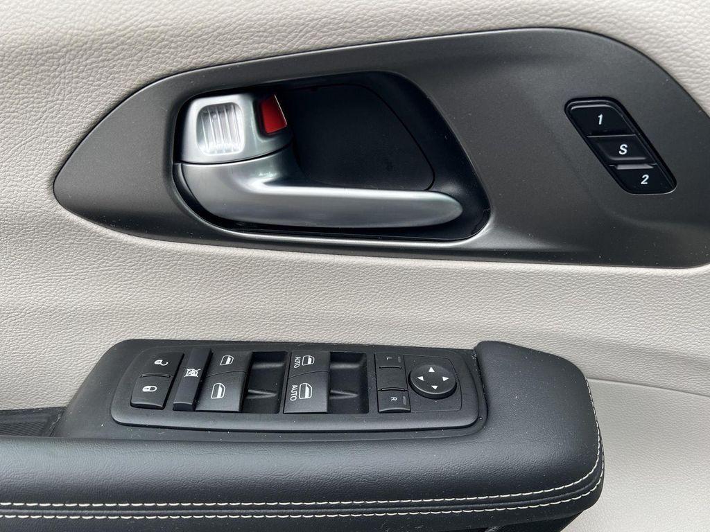 used 2024 Chrysler Pacifica car, priced at $31,996