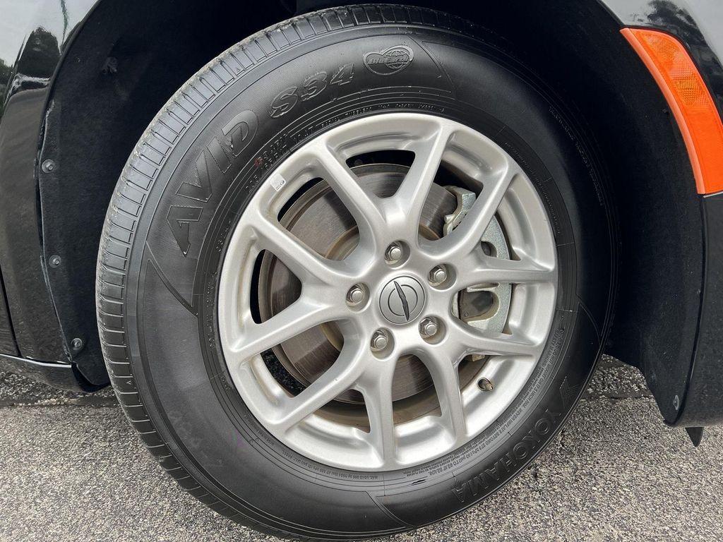 used 2024 Chrysler Pacifica car, priced at $31,996
