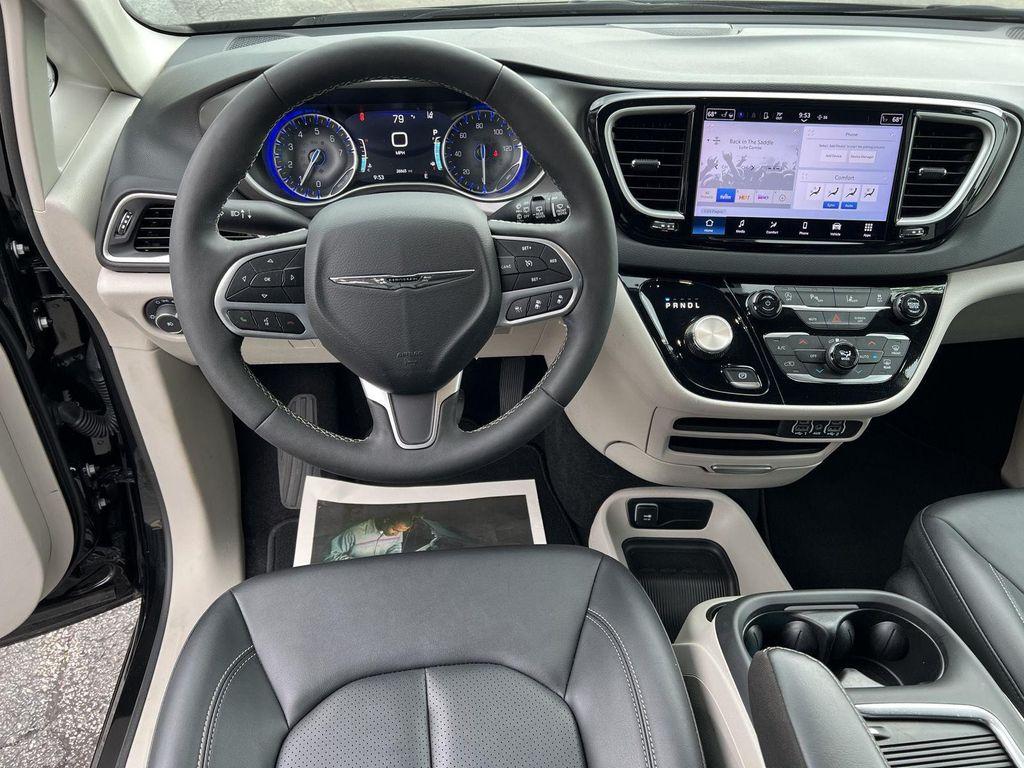 used 2024 Chrysler Pacifica car, priced at $31,996