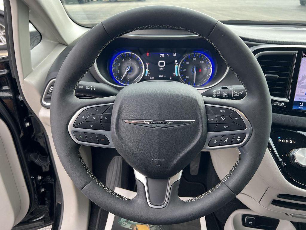 used 2024 Chrysler Pacifica car, priced at $31,996