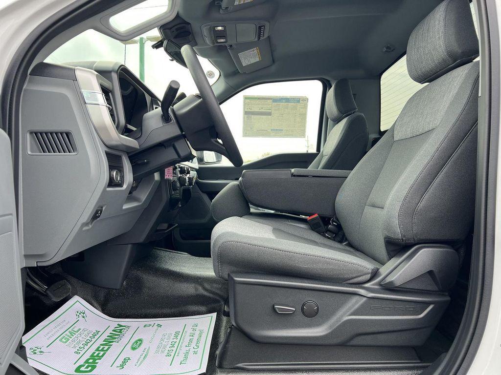 new 2025 Ford F-250 car, priced at $60,127