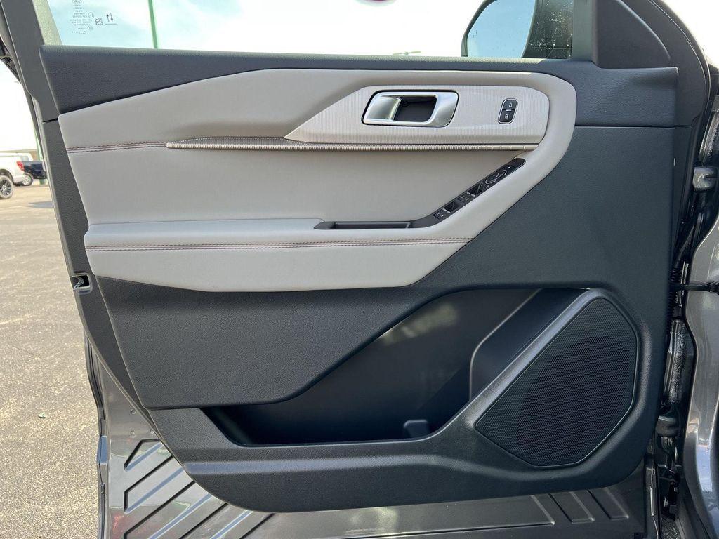 new 2025 Ford Explorer car, priced at $42,683
