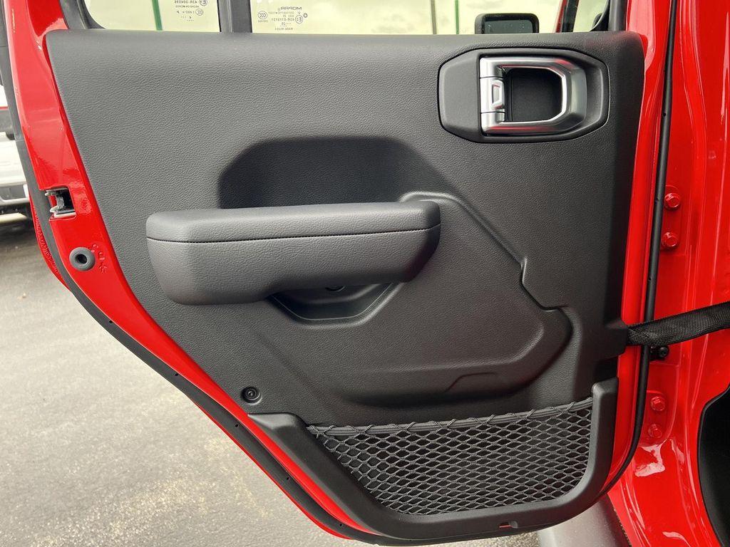 new 2025 Jeep Wrangler car, priced at $50,234
