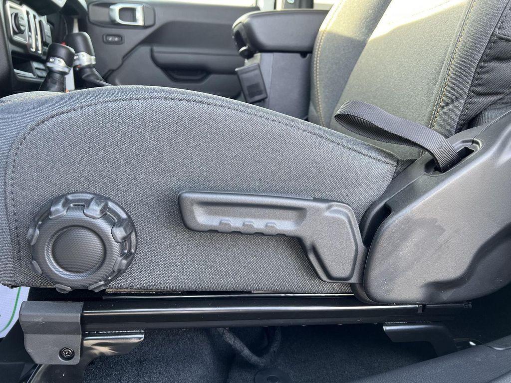 new 2025 Jeep Wrangler car, priced at $41,225