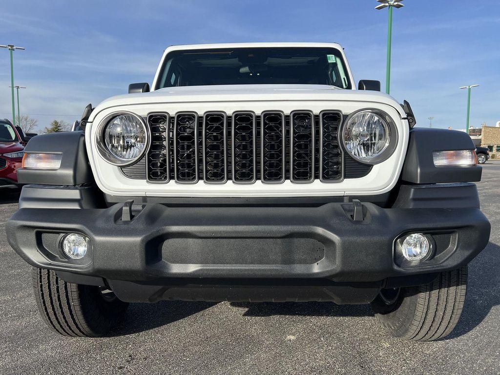 new 2025 Jeep Wrangler car, priced at $41,225