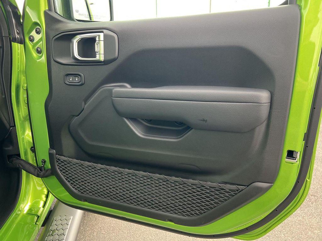 new 2025 Jeep Wrangler car, priced at $50,234