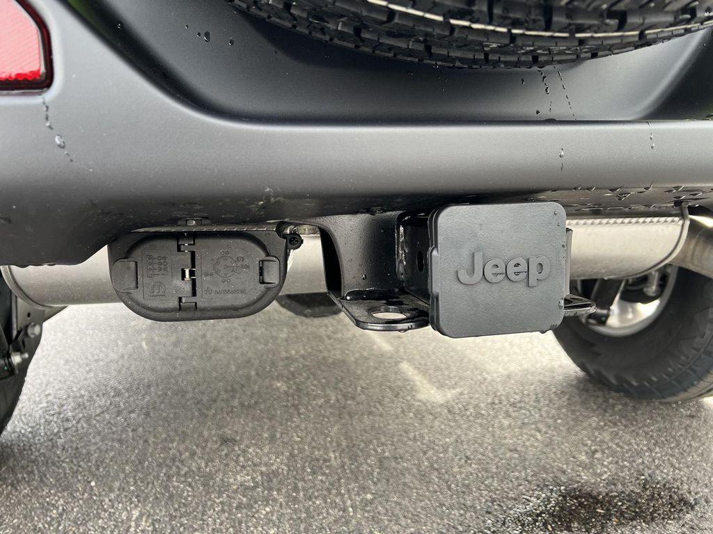 new 2025 Jeep Wrangler car, priced at $50,234