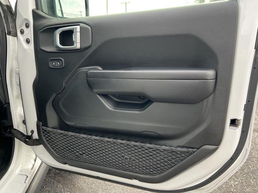 used 2021 Jeep Gladiator car, priced at $29,388