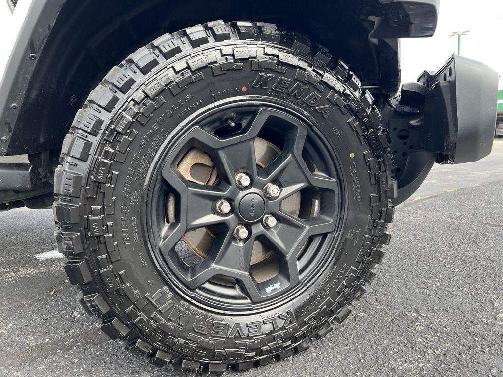 used 2021 Jeep Gladiator car, priced at $29,388