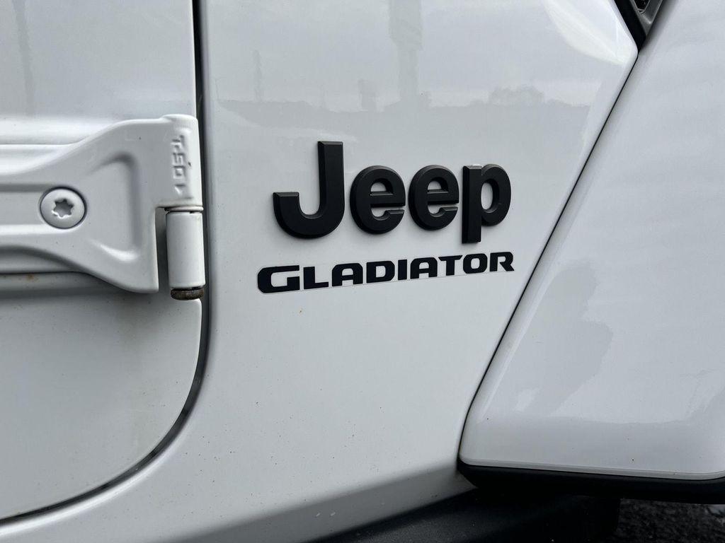 used 2021 Jeep Gladiator car, priced at $29,388