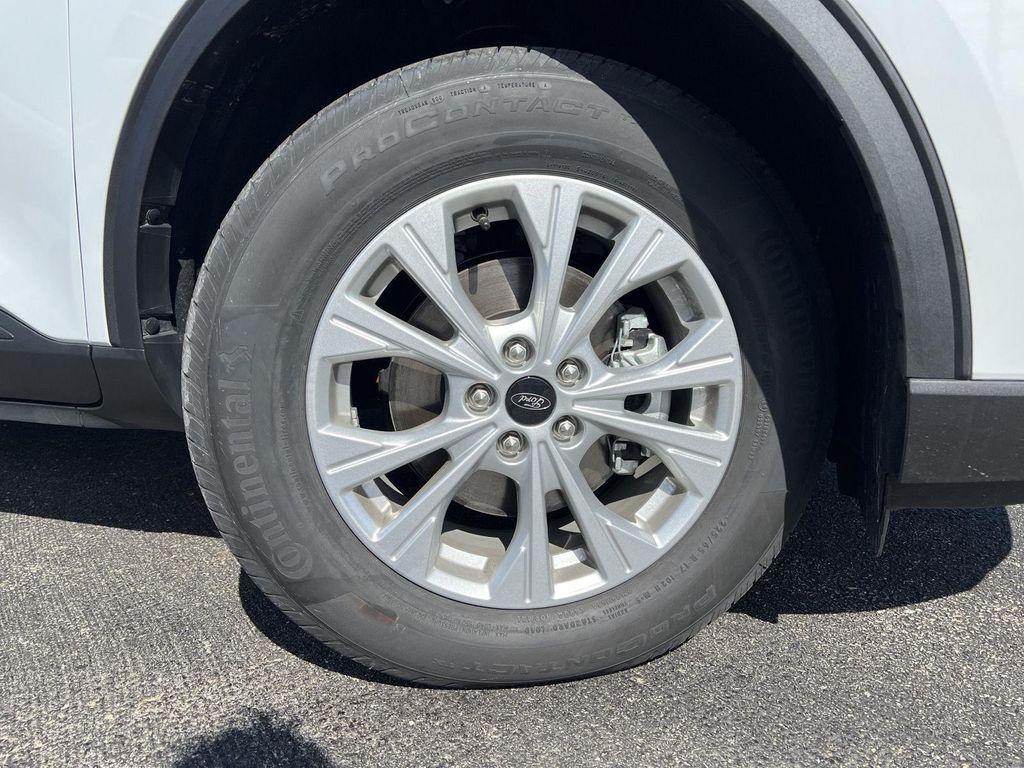 new 2025 Ford Escape car, priced at $29,950