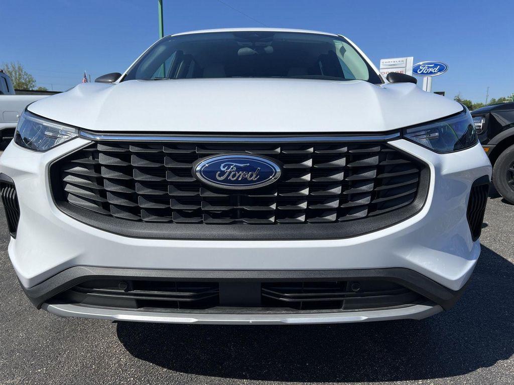 new 2025 Ford Escape car, priced at $29,950