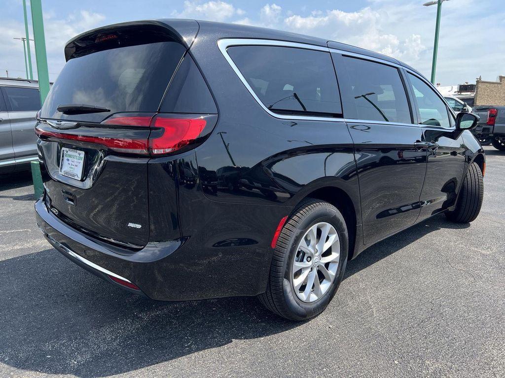 new 2025 Chrysler Pacifica car, priced at $48,093