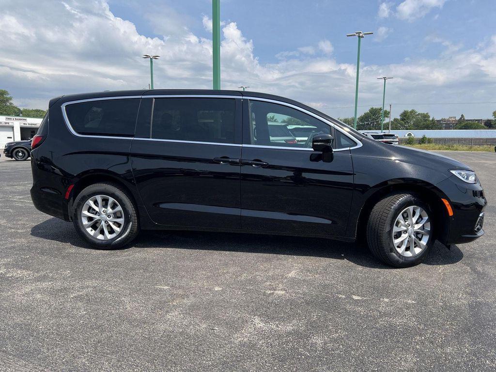 new 2025 Chrysler Pacifica car, priced at $48,093