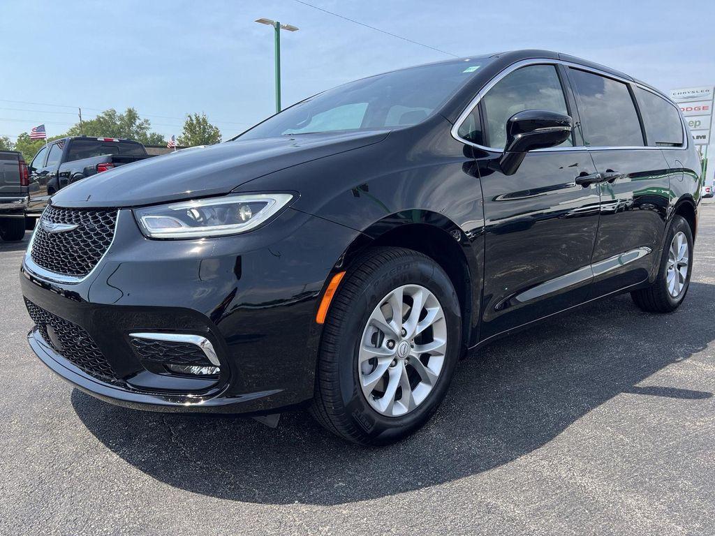 new 2025 Chrysler Pacifica car, priced at $48,093