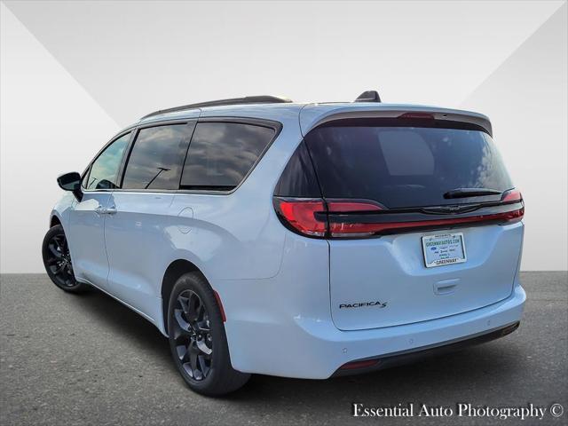 new 2024 Chrysler Pacifica car, priced at $40,935