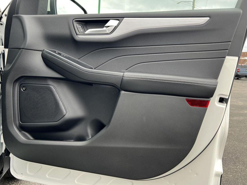 new 2025 Ford Escape PHEV car, priced at $38,984