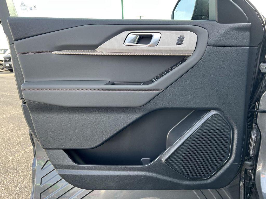 new 2025 Ford Explorer car, priced at $43,669
