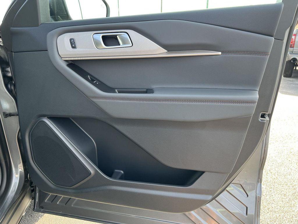 new 2025 Ford Explorer car, priced at $43,669
