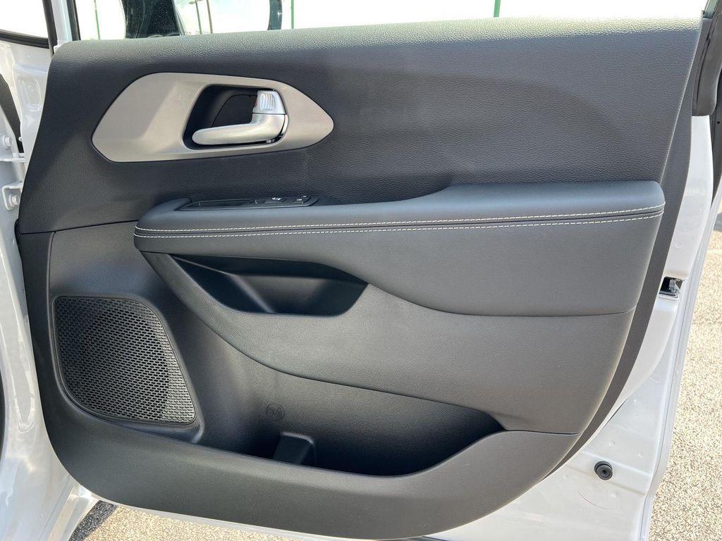 new 2026 Chrysler Pacifica car, priced at $42,852